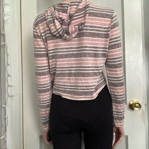 Medium Rue 21 Red&Pink Striped Cropped Hoodie Longsleeve Sweatshirt